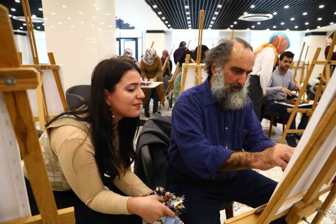 Ressam İ̇lhami Atalay Sanatın Yeni Merkezinde Başakşehirlilerle Buluştu
