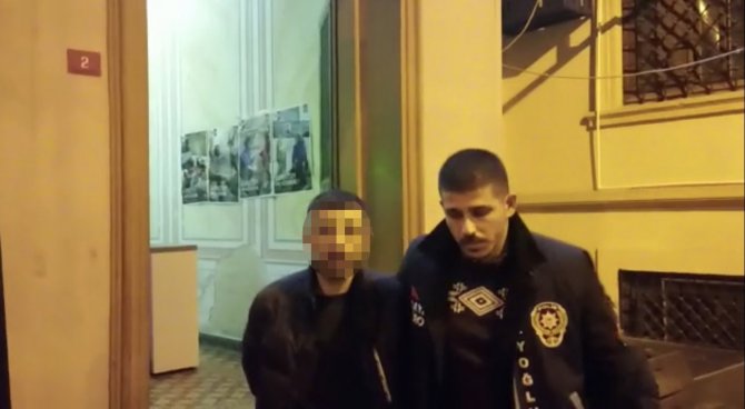 İ̇stanbul’da Kız Yurdunda Panik: Maganda Kurşunu Yurda İsabet Etti