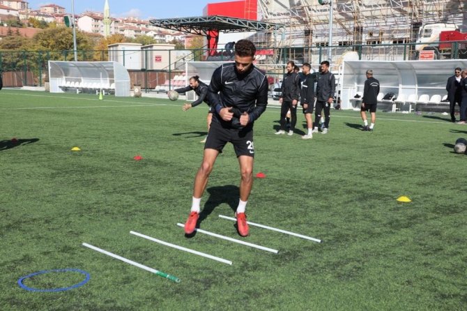 Yozgat Belediyesi Bozokspor, Develigücüspor Hazırlıklarını Sürdürüyor