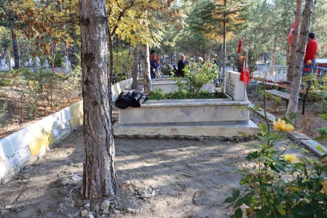 Sungurlu Şehitliği Yenileniyor