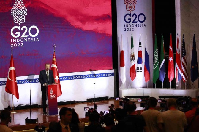 Cumhurbaşkanı Erdoğan: “(Polonya’ya Düşen Füze) Rusya’nın Bizimle Bu İşin Alakası Yoktur Demesi Bizim İçin Önemli”