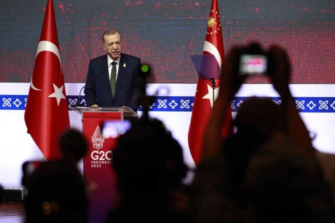 Cumhurbaşkanı Erdoğan: “(Polonya’ya Düşen Füze) Rusya’nın Bizimle Bu İşin Alakası Yoktur Demesi Bizim İçin Önemli”