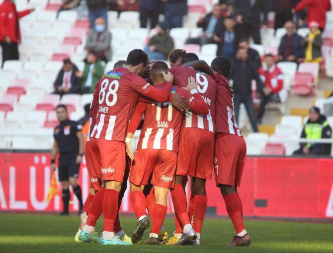 Sivasspor 11 Puanla Ateş Hattında
