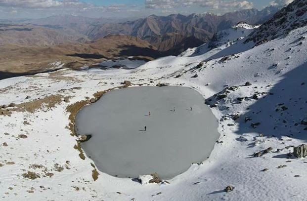 Donan Gölde Buz Pateni Keyfi