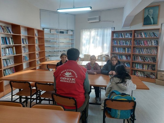 Yarım Asırlık Kütüphanede, Kitap Okudular