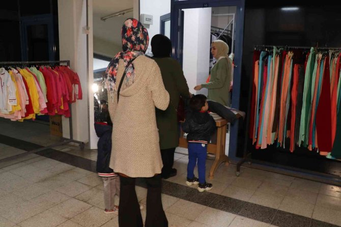 2 Bin Aileye Bot Ve Mont Desteği