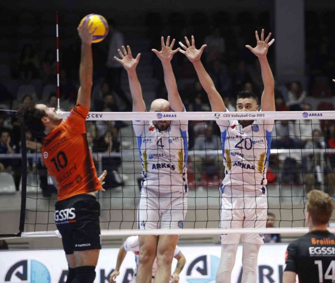 Cev Voleybol Cup: Arkas Spor: 3 - Caruur Volley: 1