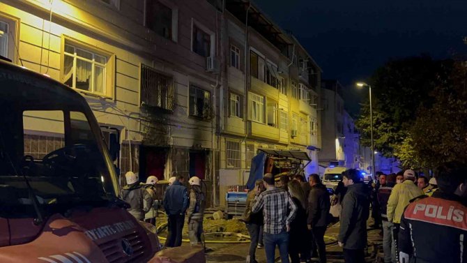 Fatih’te Ekipler Doğalgaz Çalışması Yaparken Patlama Yaşandı: 5 Yaralı