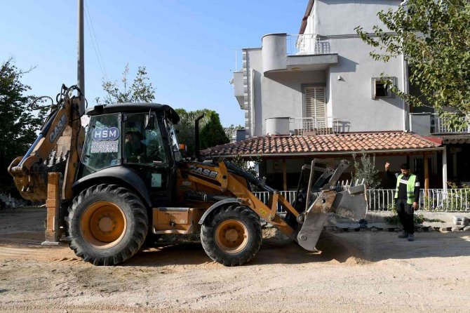 Hacıfeyzullah Mahallesi’nin Yolları Yenileniyor