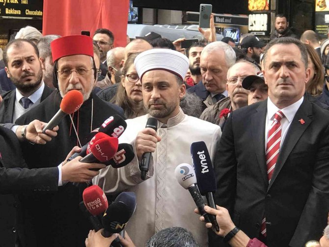 İ̇stiklal Caddesi’nde Teröre Karşı Anlamlı Yürüyüş