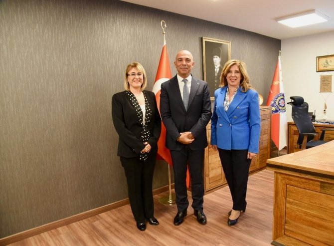 İ̇zto’nun "Kadın Dostu Kent" Projesine İ̇zmir Emniyet Müdürlüğünden Destek