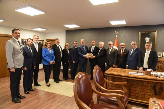 İ̇zto’nun "Kadın Dostu Kent" Projesine İ̇zmir Emniyet Müdürlüğünden Destek