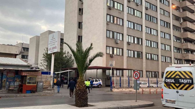 İ̇zmir’de İki Grup Arasında Silahlı Kavga: 2’si Ağır 6 Yaralı
