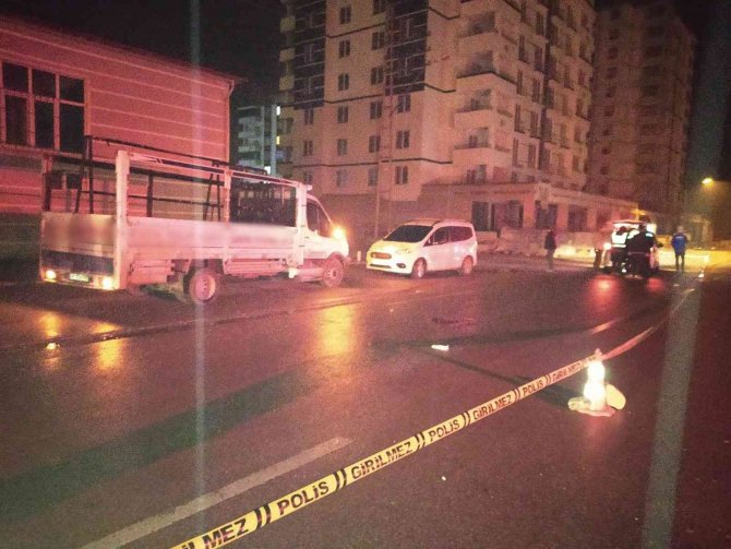 Seyir Halindeki Kamyonetten Düşen Çocuk Hayatını Kaybetti
