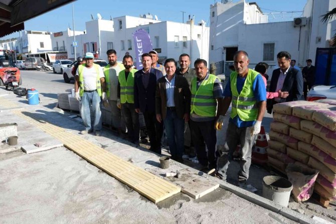 Kaldırım Ve Yol Yenileme Çalışmaları Sürüyor