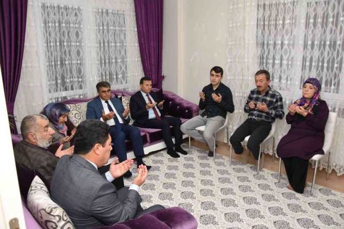 Vali Gürel, Şehit Ve Gazi Ailelerini Yalnız Bırakmıyor