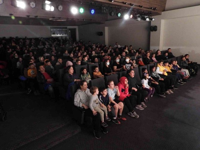 Kbt’den Çocuklara Oyun Hediyesi