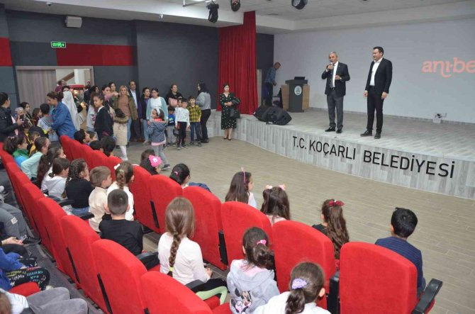 Koçarlı’lı Çocuklar Sinema Gününde Buluştu