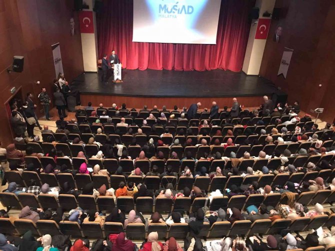 ‘Başarı Bedel İ̇ster’ Konferansına Yoğun İlgi