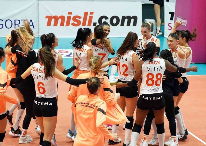 Misli.com Sultanlar Ligi: Eczacıbaşı Dynavit: 3 - Vakıfbank: 0