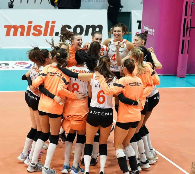 Misli.com Sultanlar Ligi: Eczacıbaşı Dynavit: 3 - Vakıfbank: 0