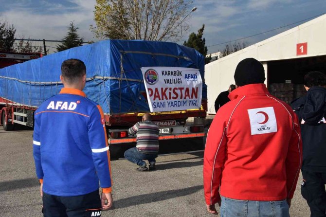 Yardım Tırı Pakistan İçin Yola Çıktı