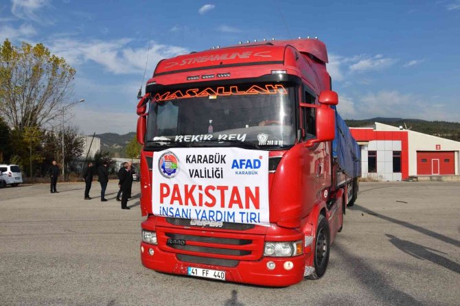 Yardım Tırı Pakistan İçin Yola Çıktı