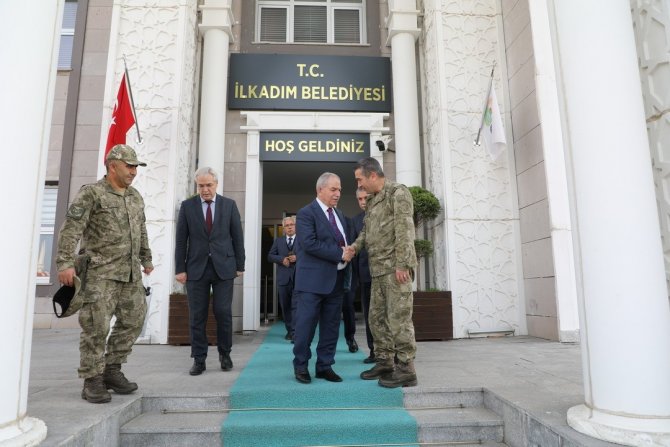 Başkan Demirtaş: “Komutanlık Yerleşkesi İlçemize Ayrı Bir Değer Katıyor”