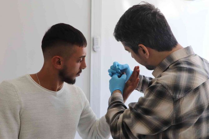 Kopan Başparmağı Yerine Dikildi