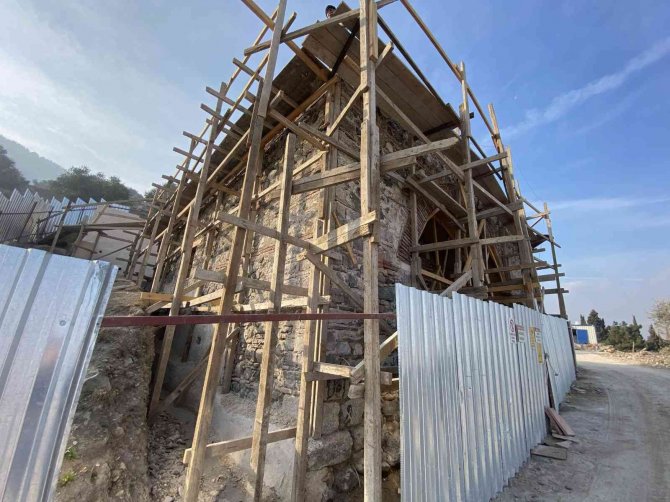 Fetih Mescidi Restorasyonunda Sıra Kubbeye Geldi