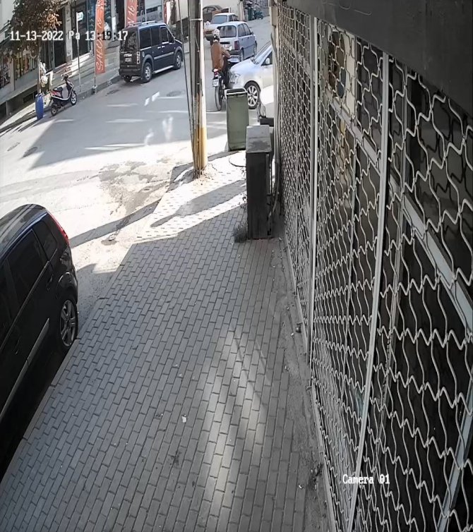 Kazaya Karışan Sürücünün Yardımına Koşmak Yerine Arkasına Bakmadan Gitti