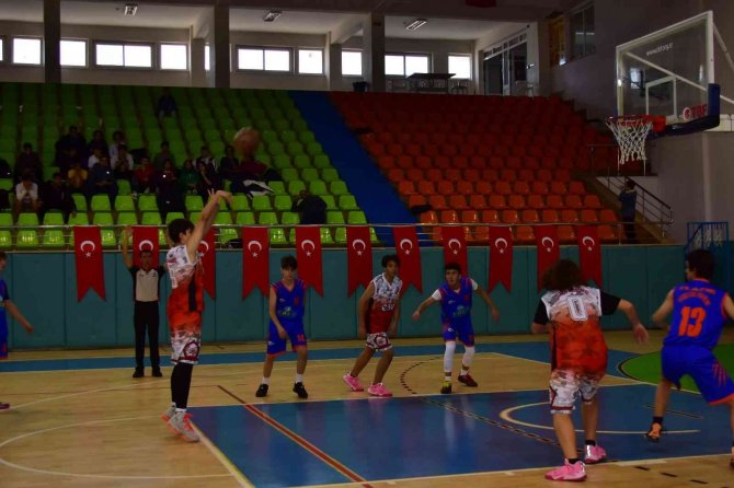 Elazığ’da U16 Basketbol Yerel Lig Müsabakaları Başladı