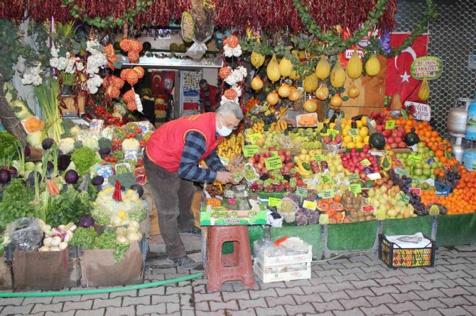 Erik, Çeyrek Altınla Yarışıyor