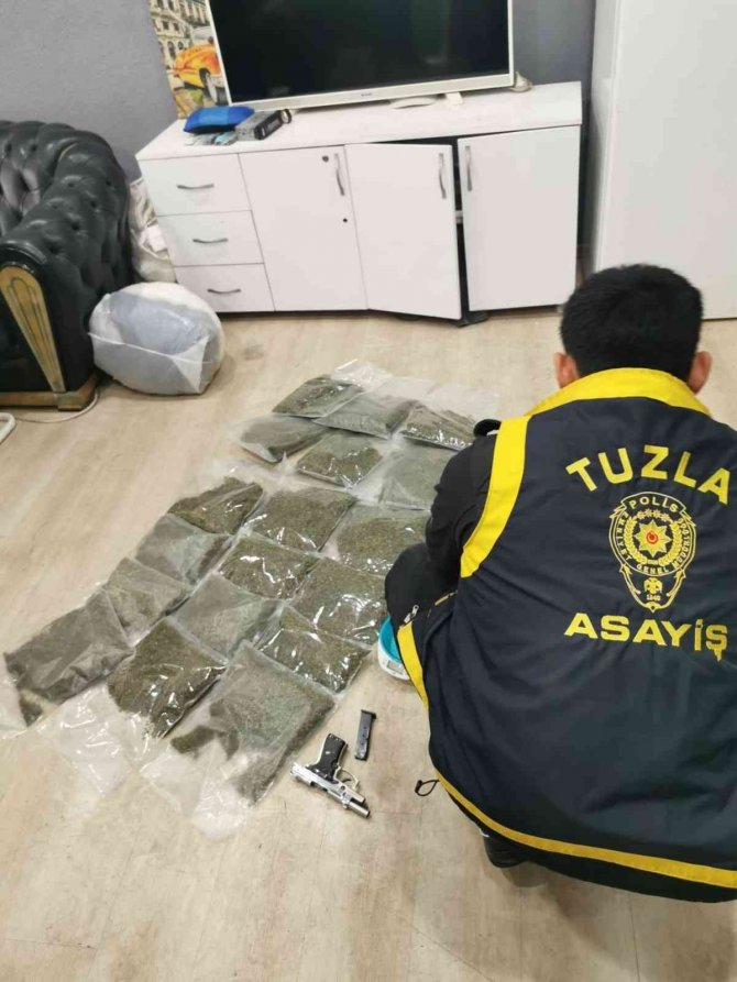 İ̇stanbul’da Polisten 3 İlçede Eş Zamanlı Uyuşturucu Operasyonu