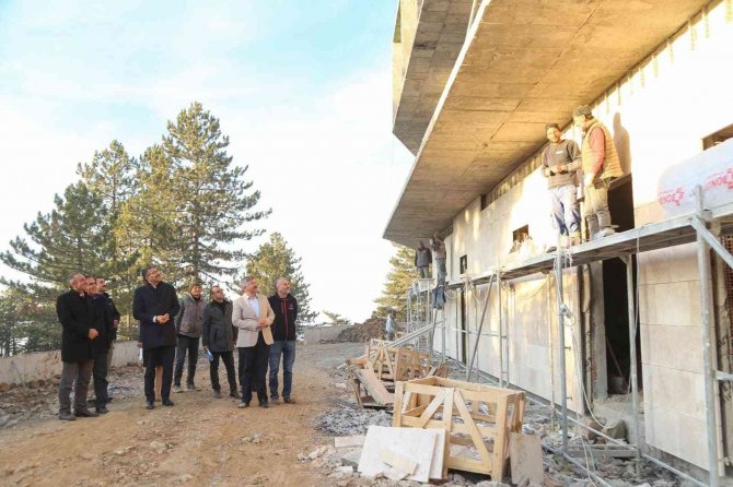 Vali Ali Çelik, Murat Dağı’nda Devam Eden Çalışmaları Yerinde İnceledi