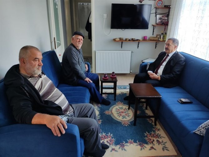 Kaymakam, Mahalle Mahalle Gezip Dert Dinliyor