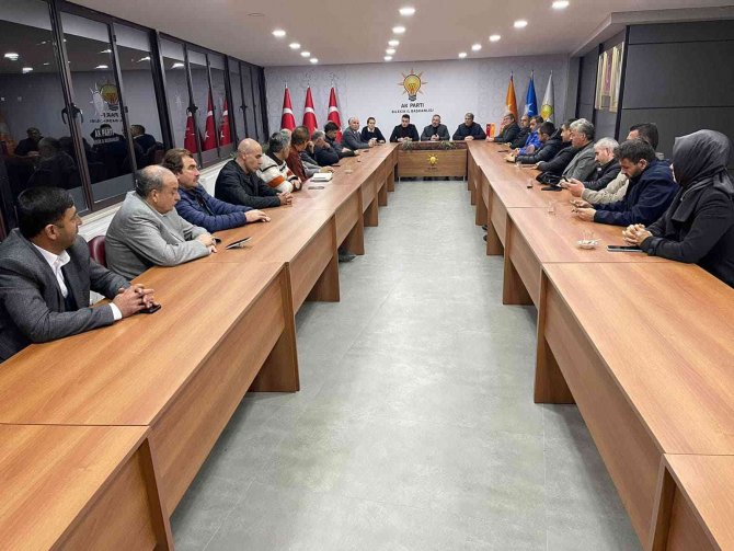 Ak Parti Yönetim Kurulu Toplandı