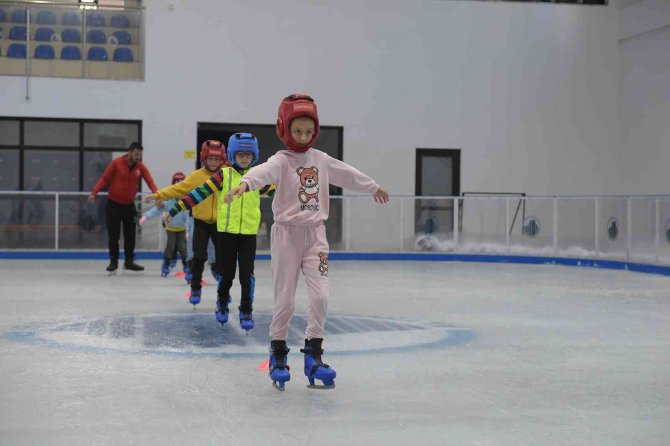 Buz Pistinde Halk Günleri Başlıyor