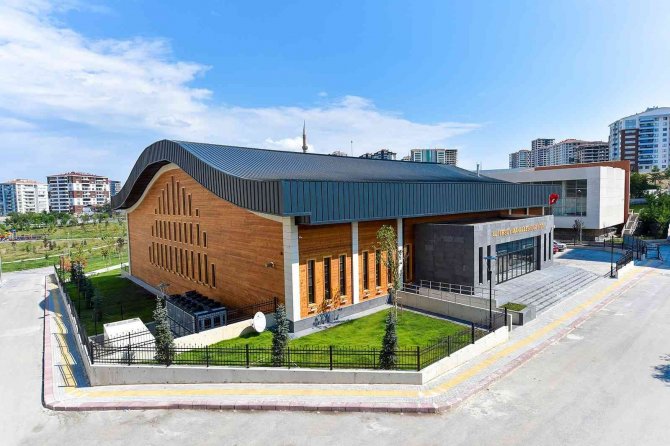 Buz Pistinde Halk Günleri Başlıyor