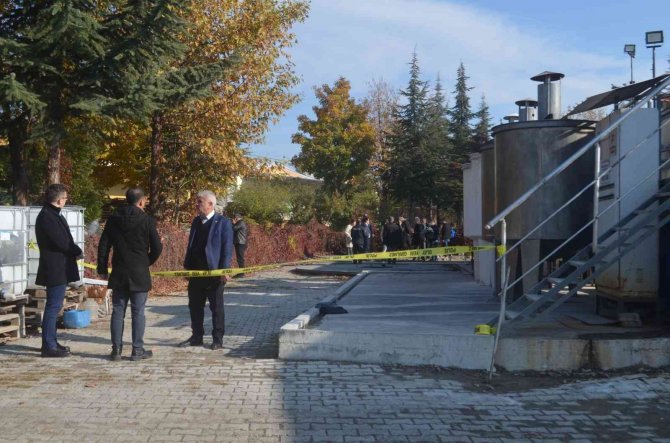 Merzifon’da İşçiler Yağ Fabrikasında Kuyuya Düştü: 6 İşçi Hastaneye Kaldırıldı