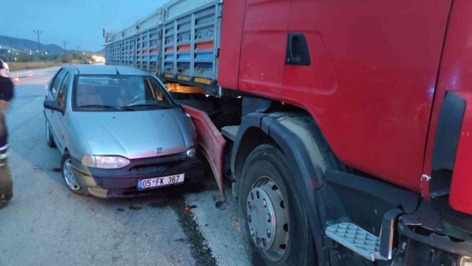 Tırın Yakıt Deposuna Çarpmaktan Böyle Kurtuldu