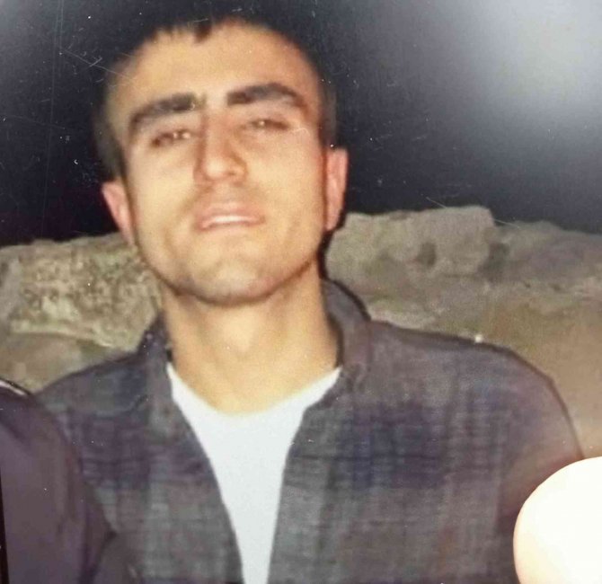 Kayalıklardan Düşen 17 Yaşındaki Genç Hayatını Kaybetti