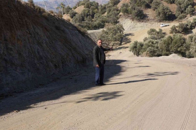 İ̇ncirliova’da Birçok Mahallenin Yolunu 13 Kilometre Kısaltan Çalışmaya Devam Ediliyor