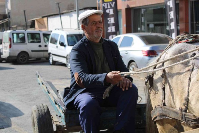 Sayıları Az Kalsa Da Ekmek Parası İçin Çalışıyorlar