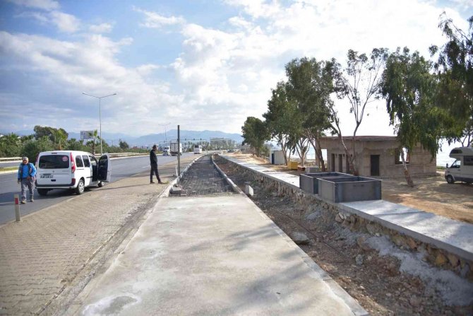 Alanya’nın Batı Mahallelerinde Sahil Projesi Çalışmaları Sürüyor