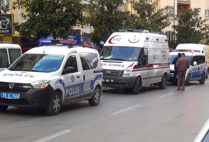 Kendi İş Yerinin Önünde Bıçaklandı