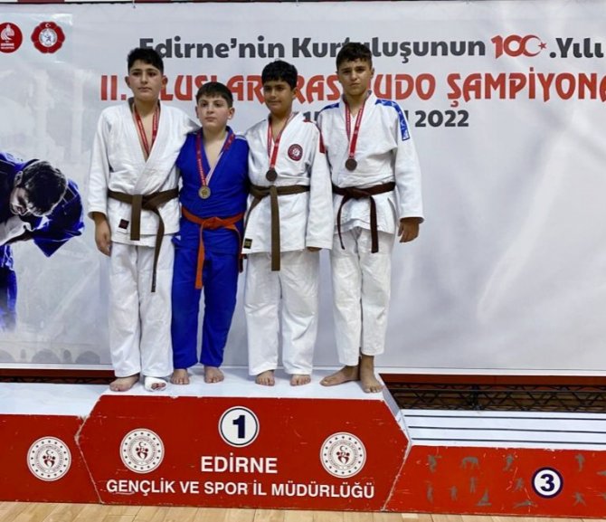 Yunusemreli Judocular Uluslararası Turnuvada Kürsüde