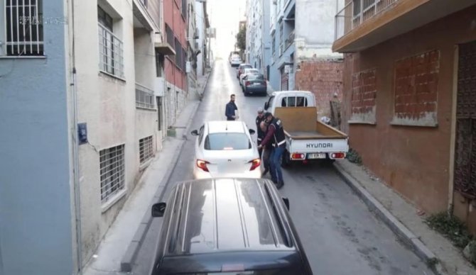 İ̇zmir Merkezli Tefeci Operasyonunda 8 Tutuklama