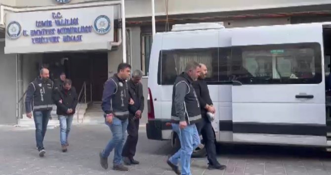 İ̇zmir Merkezli Tefeci Operasyonunda 8 Tutuklama