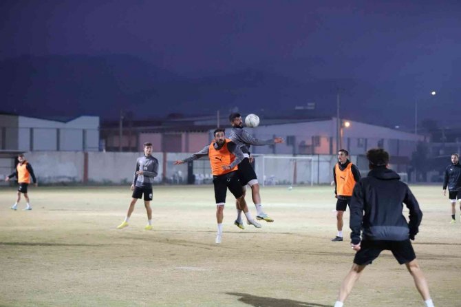 Eşin Group Nazilli Belediyespor, Yeni Teknik Direktör Toros İle İlk Antrenmanına Çıktı